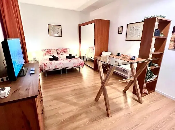 Suite Bike With Parking Apartment *